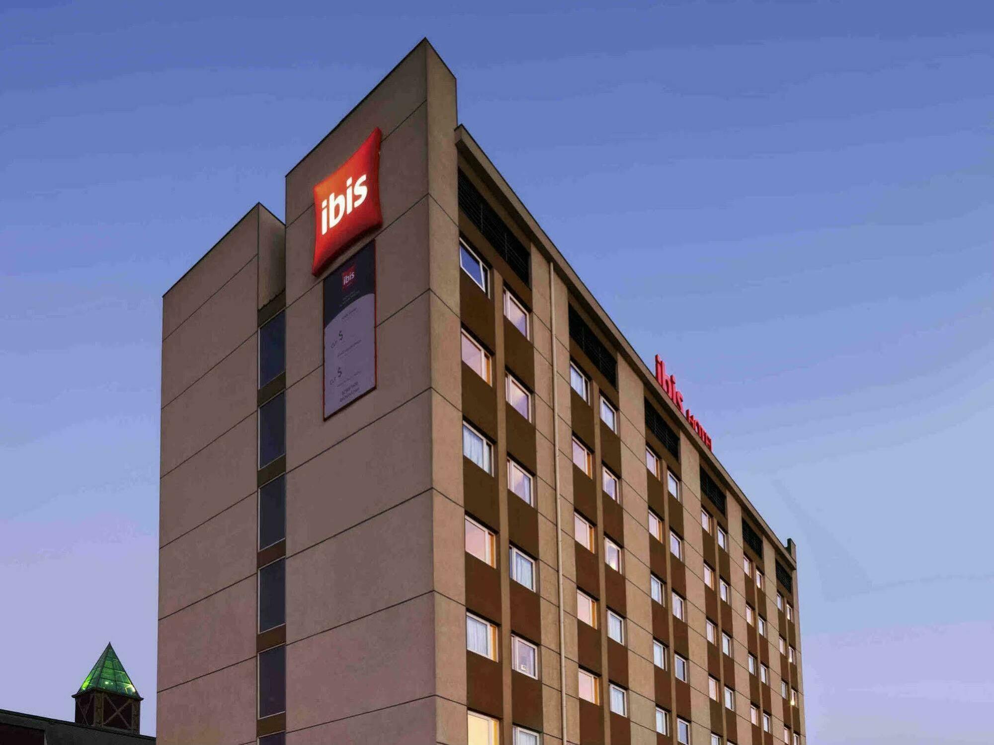 Hotel Ibis Santiago Estacion Central Exterior foto